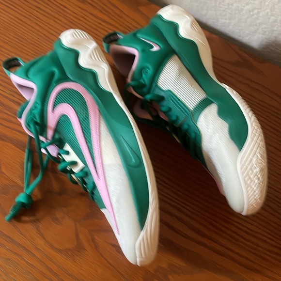 NIKE MENS NWOB size 11 Brand new Giannis Immortality 3 shoes - Picture 6 of 9